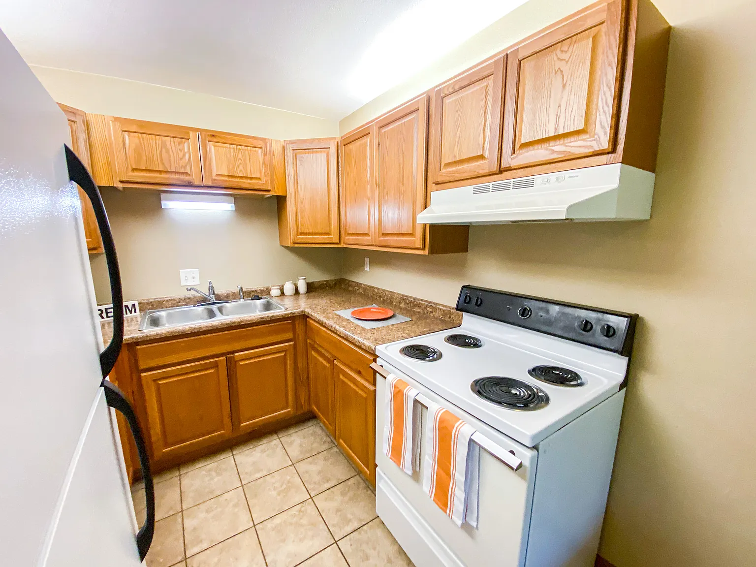 2 bed, 880 sqft, $1,415 — Photo 2