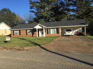105 E Park Dr, Livingston, AL 35470