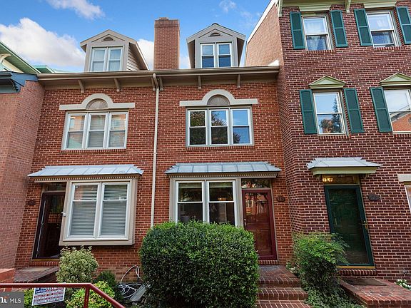 2nd image of 525 Colecroft Ct