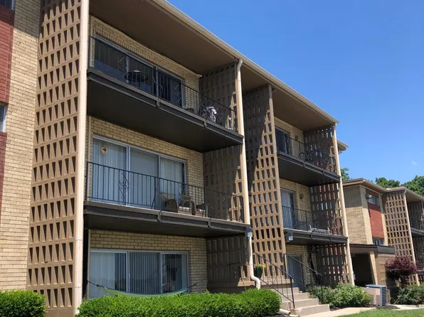 4942 Grand Ave APT 10, Kansas City, MO 64112