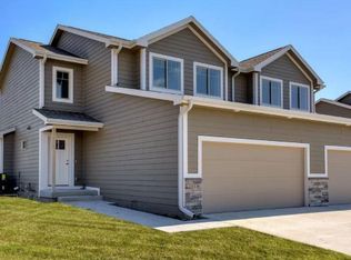 2011 NE Heritage Dr, Grimes, IA 50111