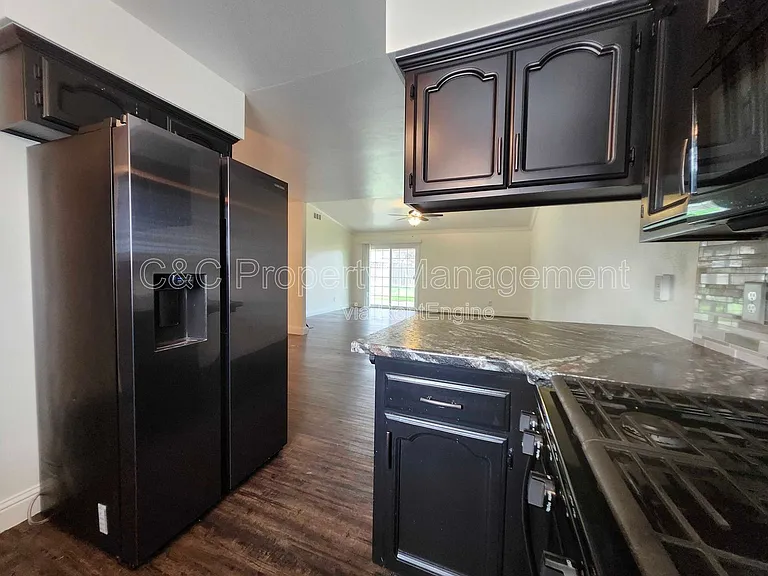 2546 W Victor Ct #102 — Photo 23
