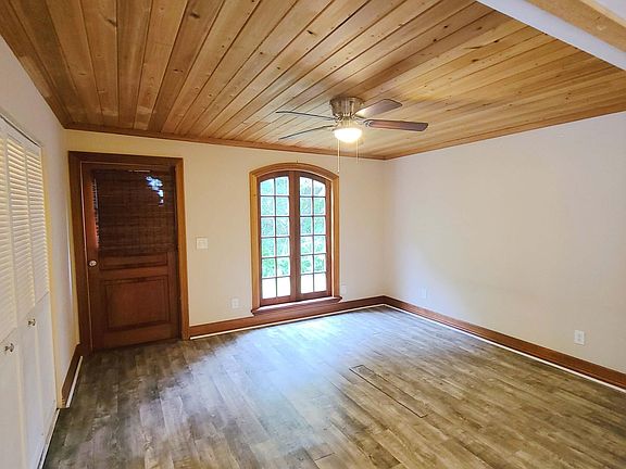 3rd image of 5506 Palm Drive