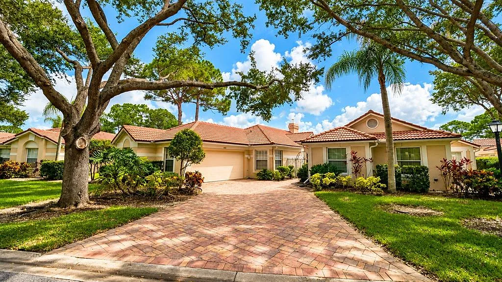 3 bed, 2.0 bath, 1848 sqft, $2,900 — Photo 1
