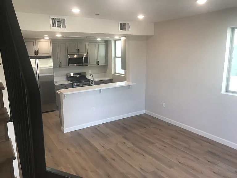 5120 Cahuenga Blvd #103 — Photo 27