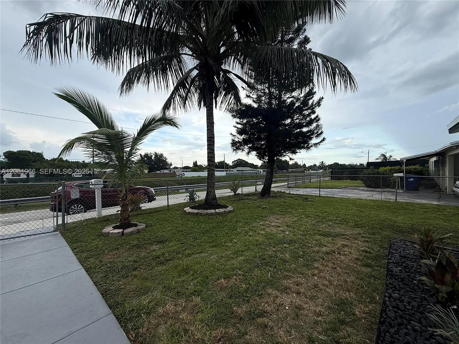 Biscayne River Gardens — Photo 3