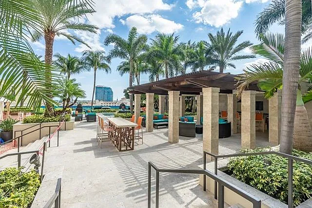 550 Okeechobee Blvd #121