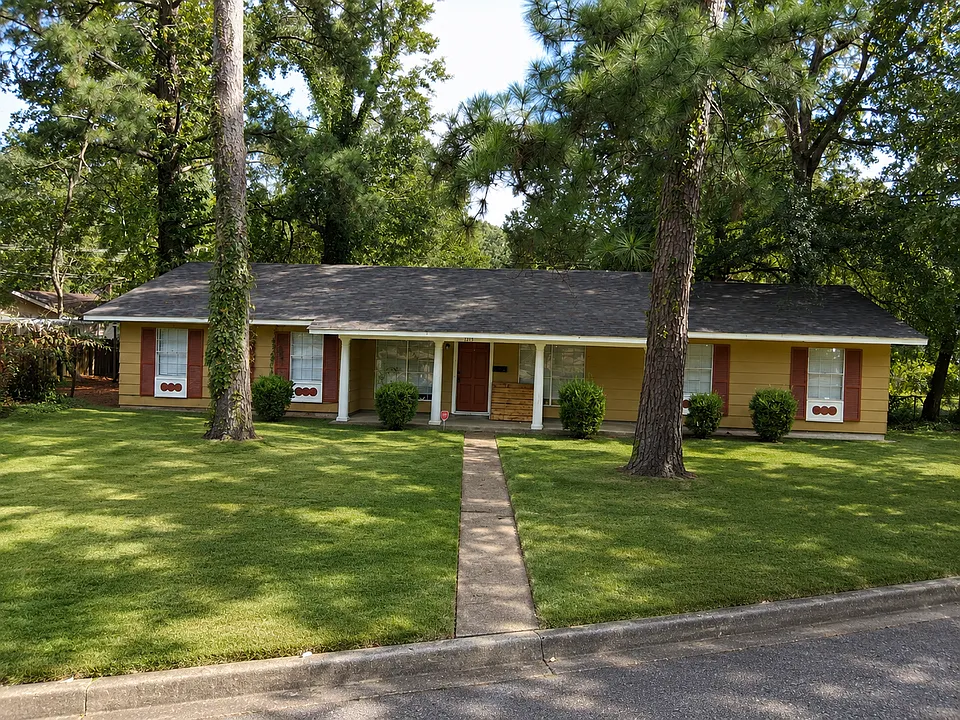 1215 Garden Park Dr