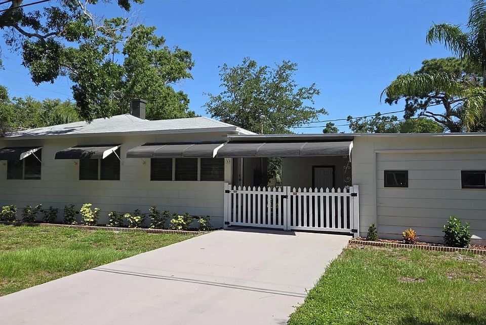 Exterior Carport