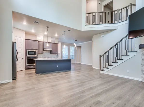 668 Patriot Ln, Irving, TX 75060