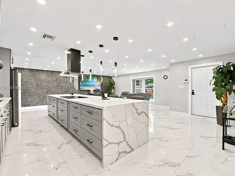 821 Ramblewood Dr — Photo 10