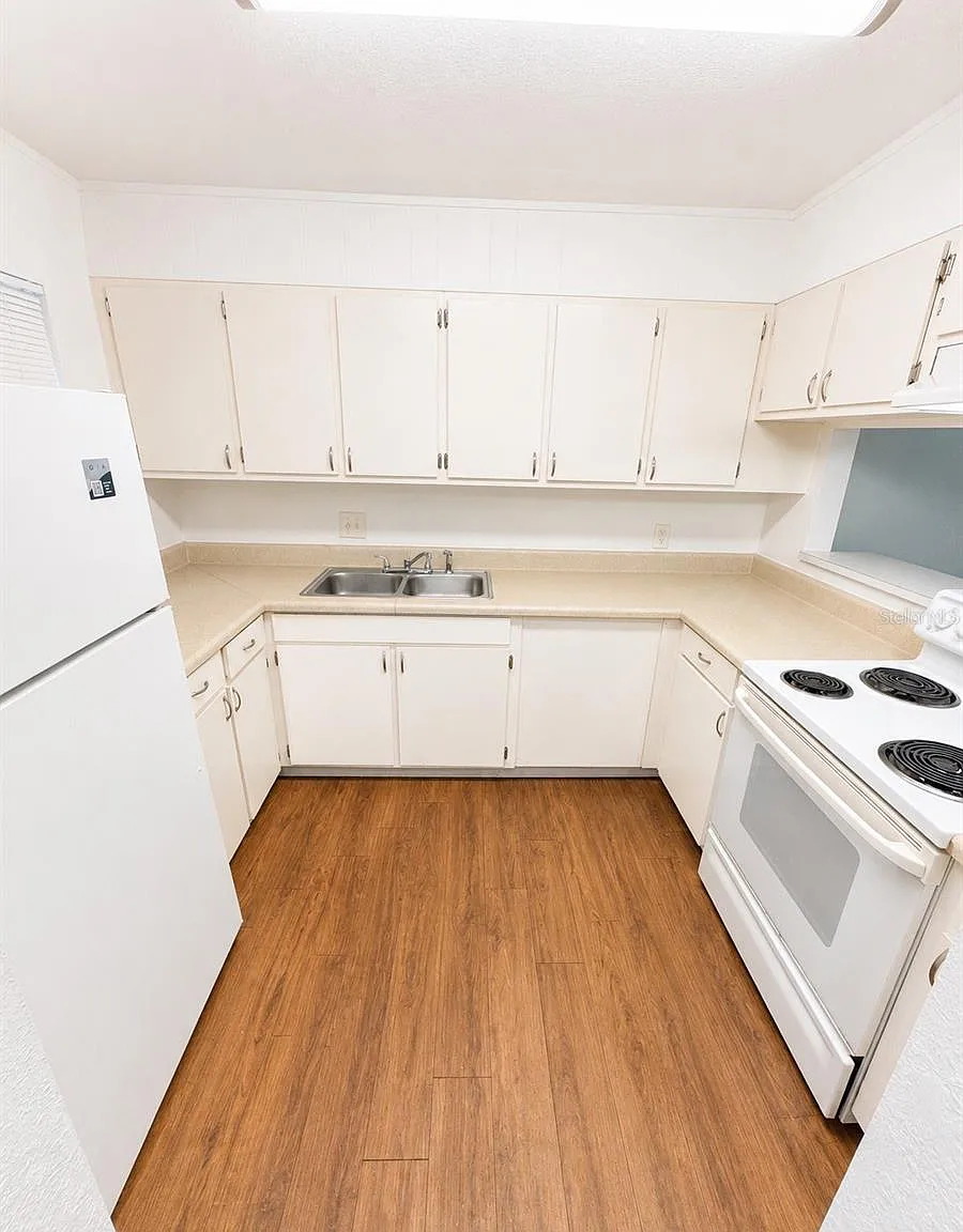 2 bed, 1.5 bath, 1200 sqft, $1,289 — Photo 4