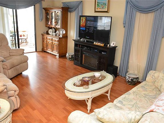 4th image of 72 Joppa Dr