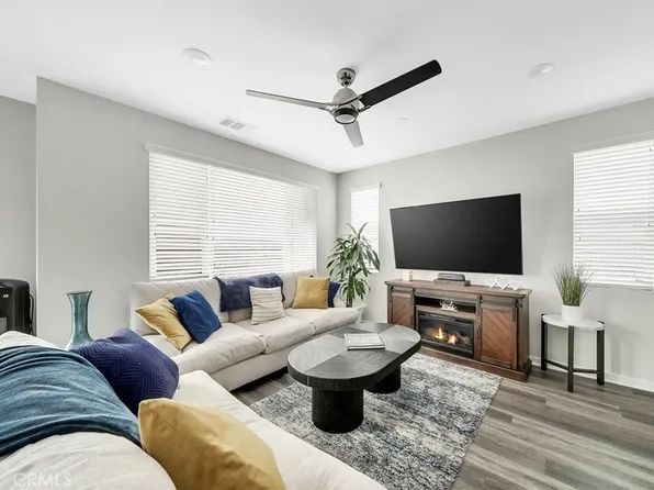 1397 E 23rd St, Signal Hill, CA 90755