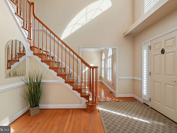 3rd image of 189 Arden Ln
