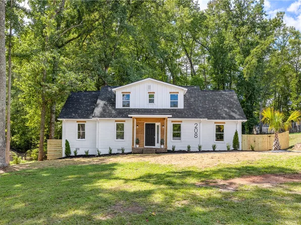 208 Williamsburg Way, Easley, SC 29642