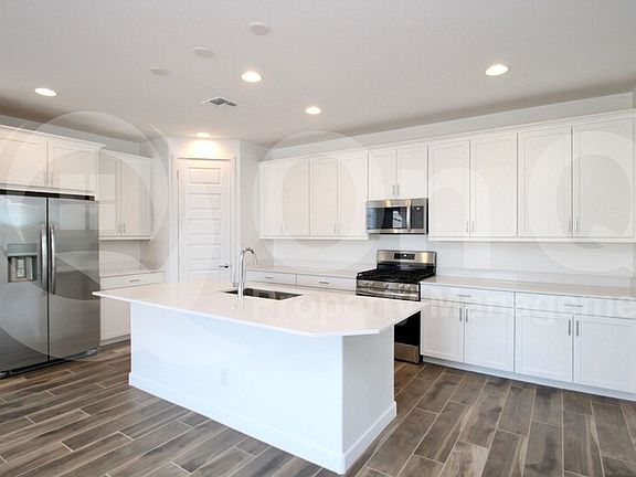 4th image of 2918 E Frontiersman Ln