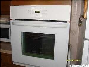 2nd image of 907D Dumbarton Dr