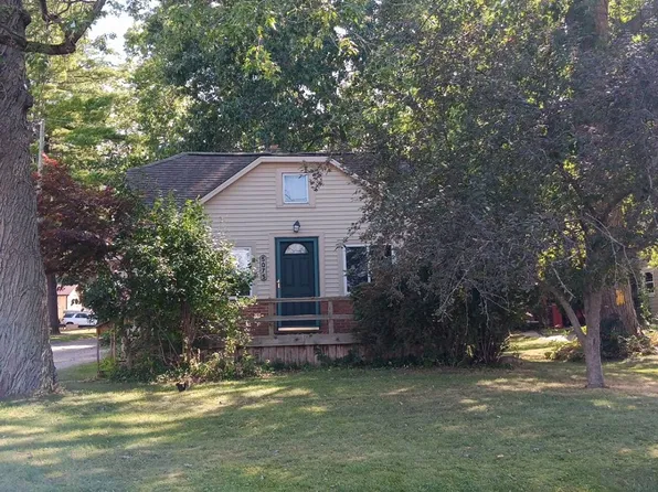 5075 Durnham Dr, Waterford, MI 48327