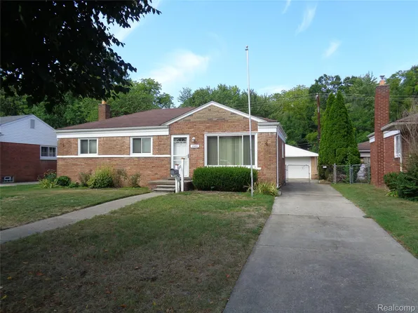 2460 Longmeadow Dr, Trenton, MI 48183