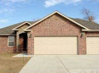 613 W 9th St, Webb City, MO 64870