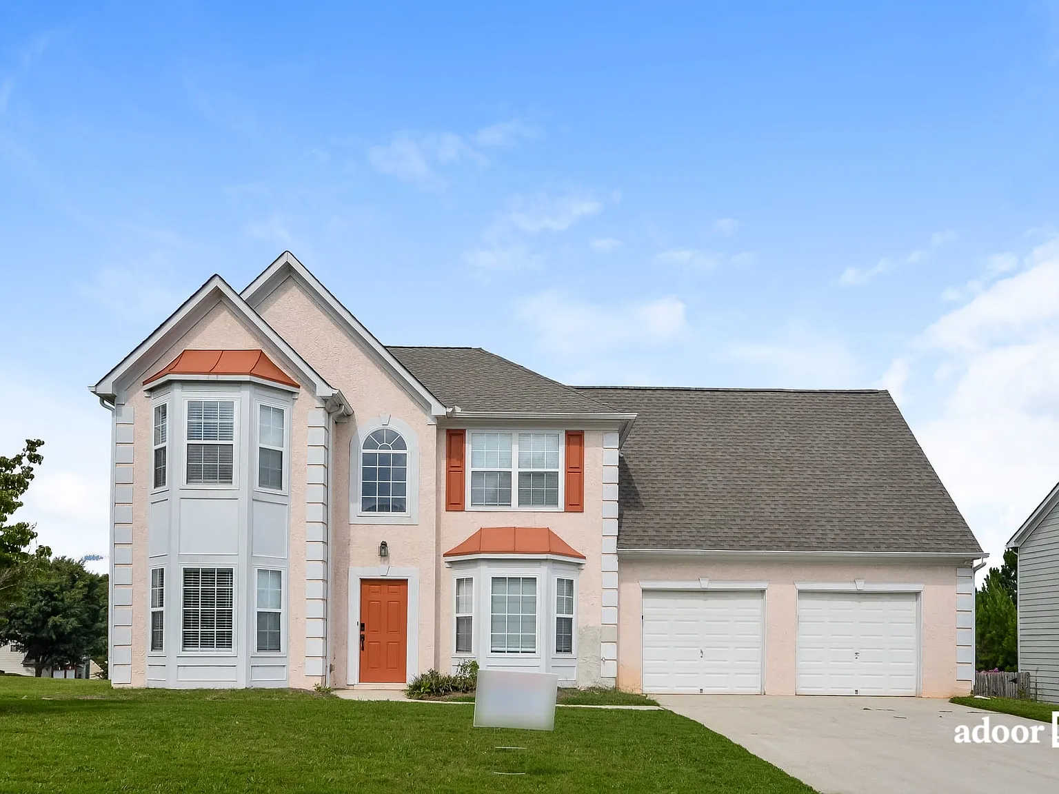3 bed, 2.5 bath, 2182 sqft, $2,095 — Photo 1