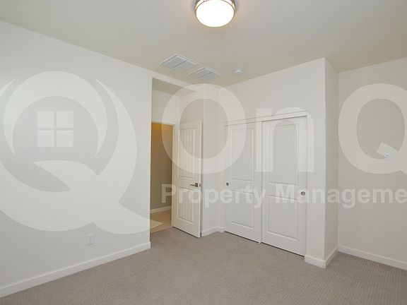 2nd image of 953 W Yellowstone Way