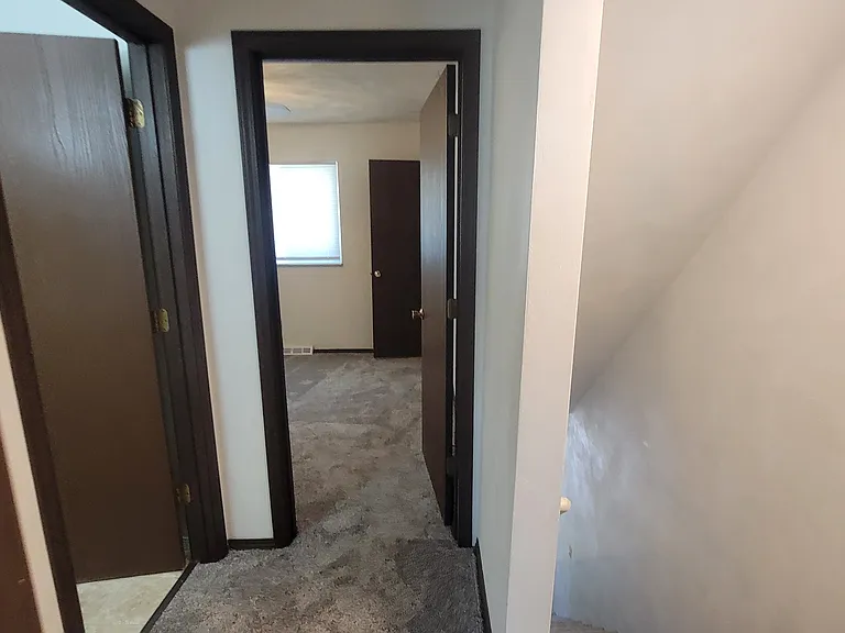 922 E Illinois St — Photo 21