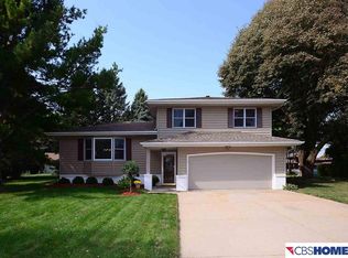 11429 Grand Cir, Omaha, NE 68164