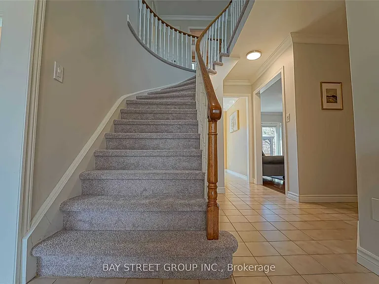 1480 Princeton Cres — Photo 16