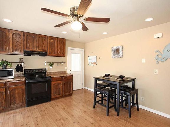 5th image of 2109 E Birchwood Ave