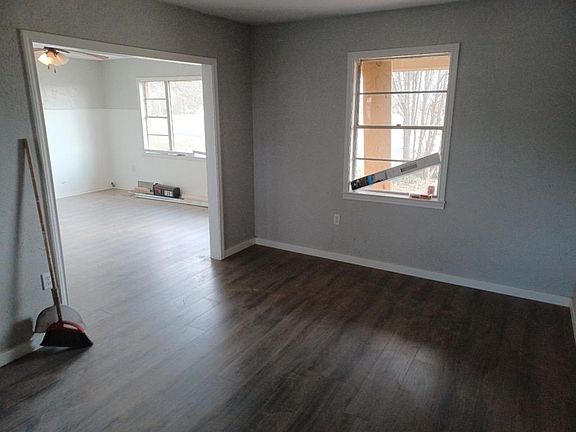 4th image of 1301 E Royall Blvd