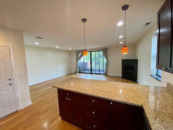 5th image of 1825 N California Ave Unit 3