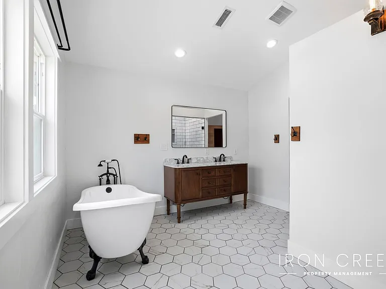 409 W Ada St — Photo 18