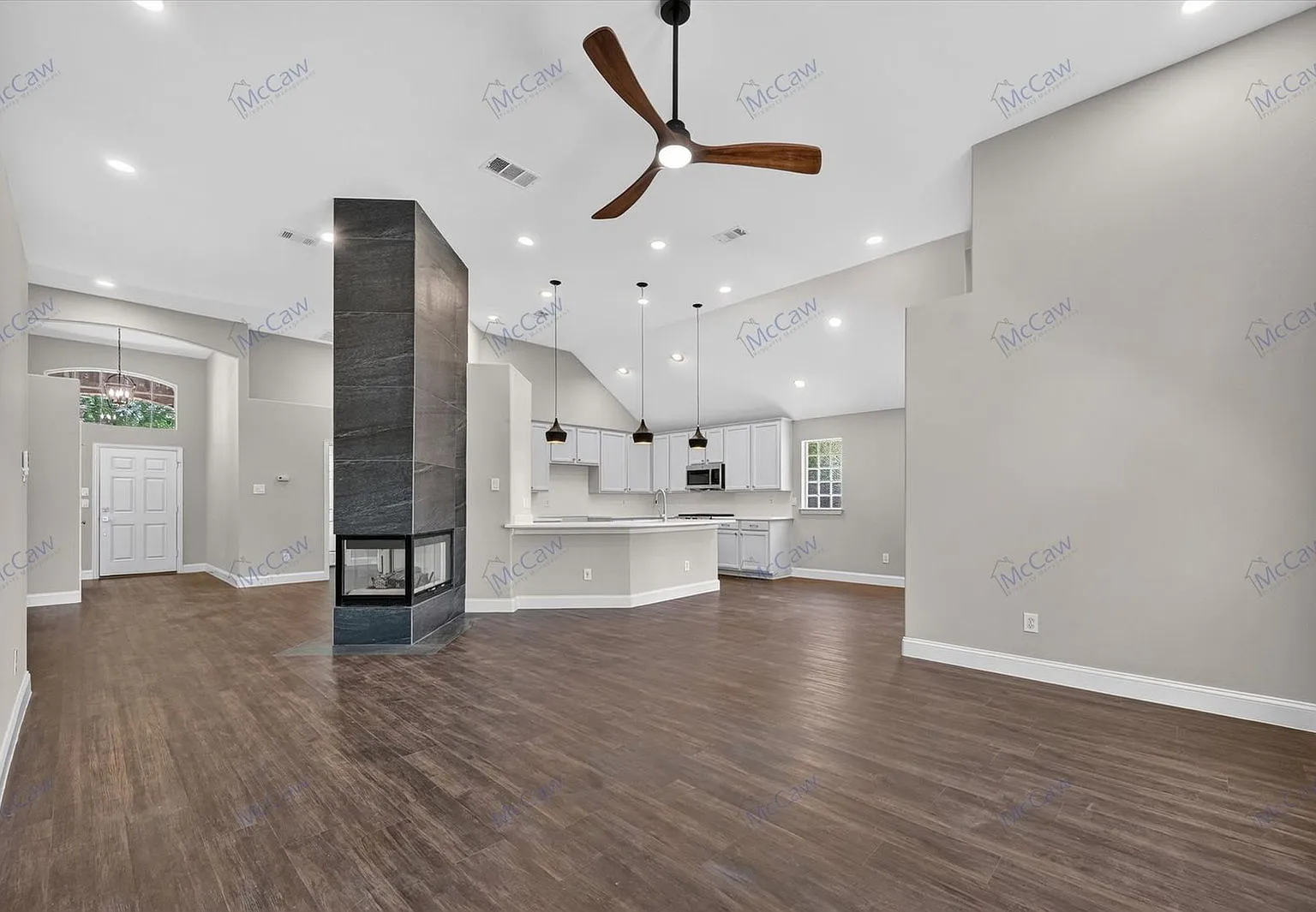 3 bed, 2.0 bath, 1846 sqft, $3,200 — Photo 4