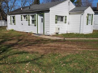 910 S Bostwick St, Charlotte, MI 48813