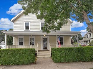 51 Pleasant St, Wakefield, MA 01880