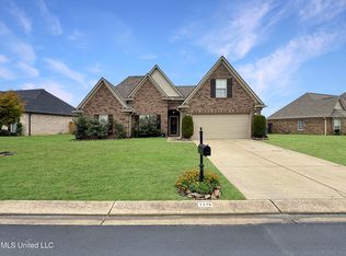 7370 Redberry Dr, Horn Lake, MS 38637
