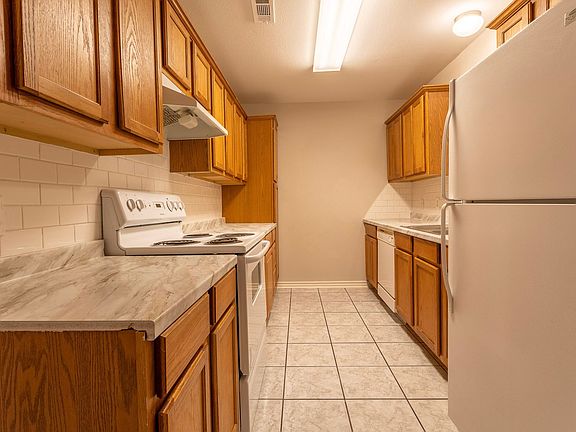 3rd image of 238 Graystone Cir #238