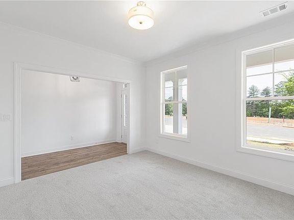 4th image of 962 Homepark Cir