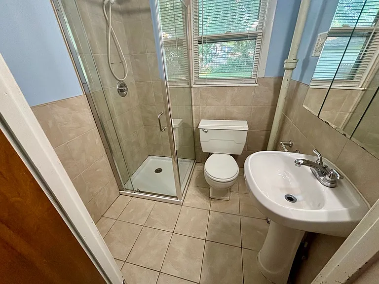 216 S Manhattan Ave — Photo 10