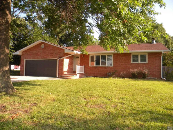 104 Douglas St, Olpe, KS 66865