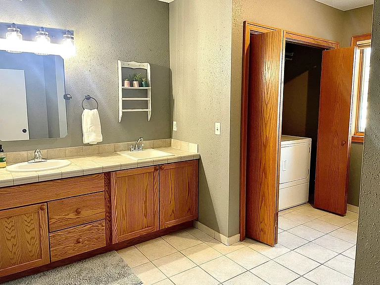 1210 Knower Ave #1 — Photo 9