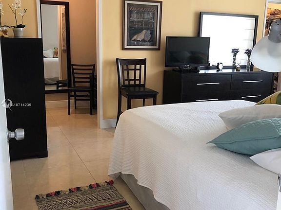 5th image of 5161 Collins Ave APT 1510