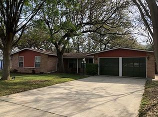 129 Oaklane Dr, Universal City, TX 78148