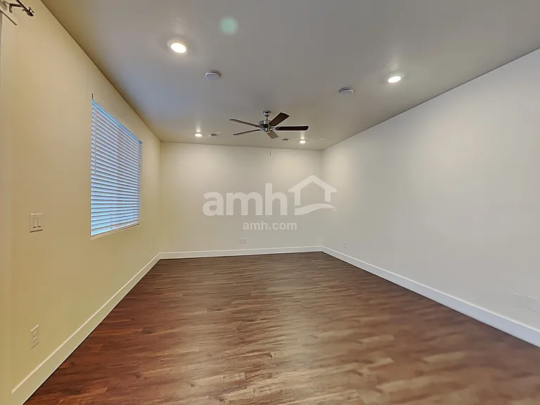 740 S Retort Ave — Photo 5