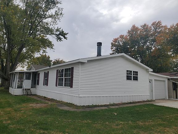 Exterior Image-1-LINCOLN PARK Redbud Estates
