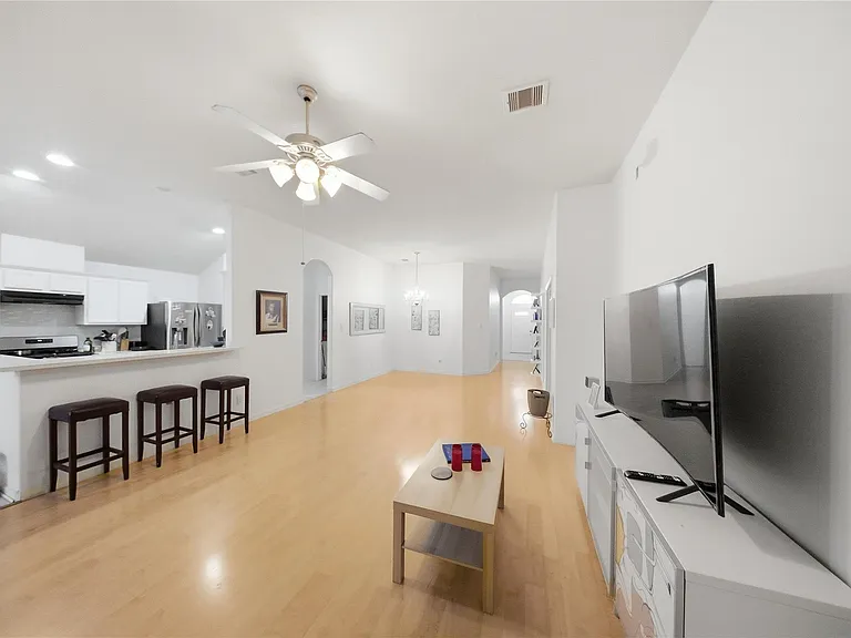 13335 Gardnerville St — Photo 7