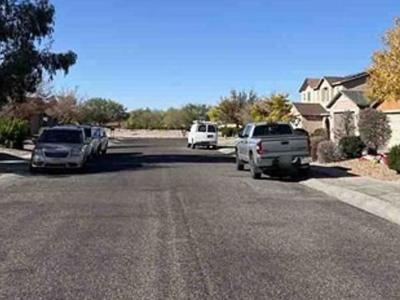 Exterior Neighborhood (street photo)