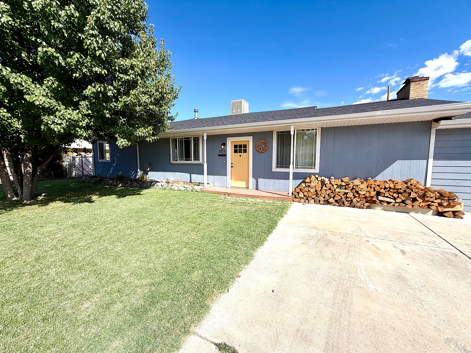 4 bed, 2306 sqft, $2,950 — Photo 2